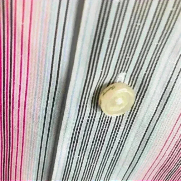 Tommy Bahama Silk Blend Button Down Shirt. - Picture 6 of 8